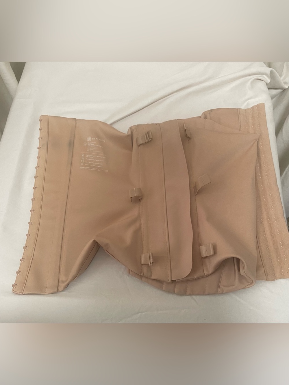 Honeylove Beige Waist Shaper with Hook Closure - Picture 5 of 6